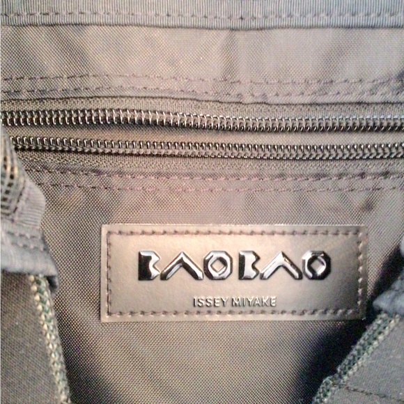 ISSEY MIYAKE Bao Bao Dark Green Tote Bag - New without Tag - Picture 6 of 6